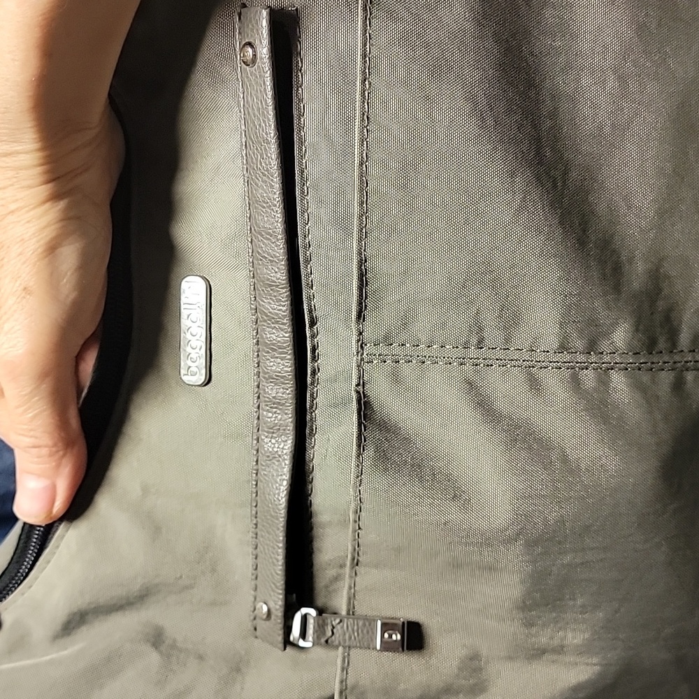 Baggallini Crossbody - Picture 11 of 12